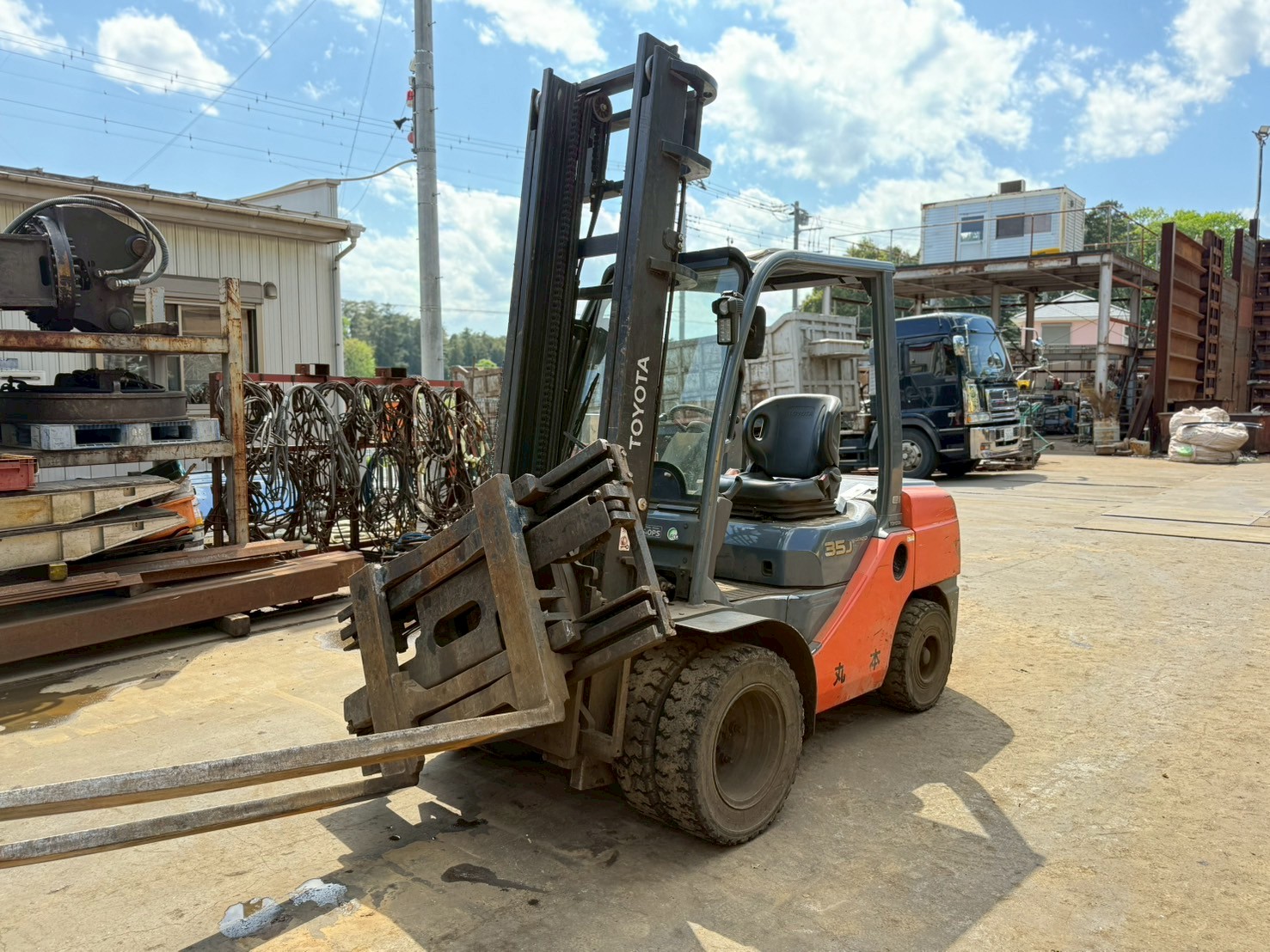 フォークリフト